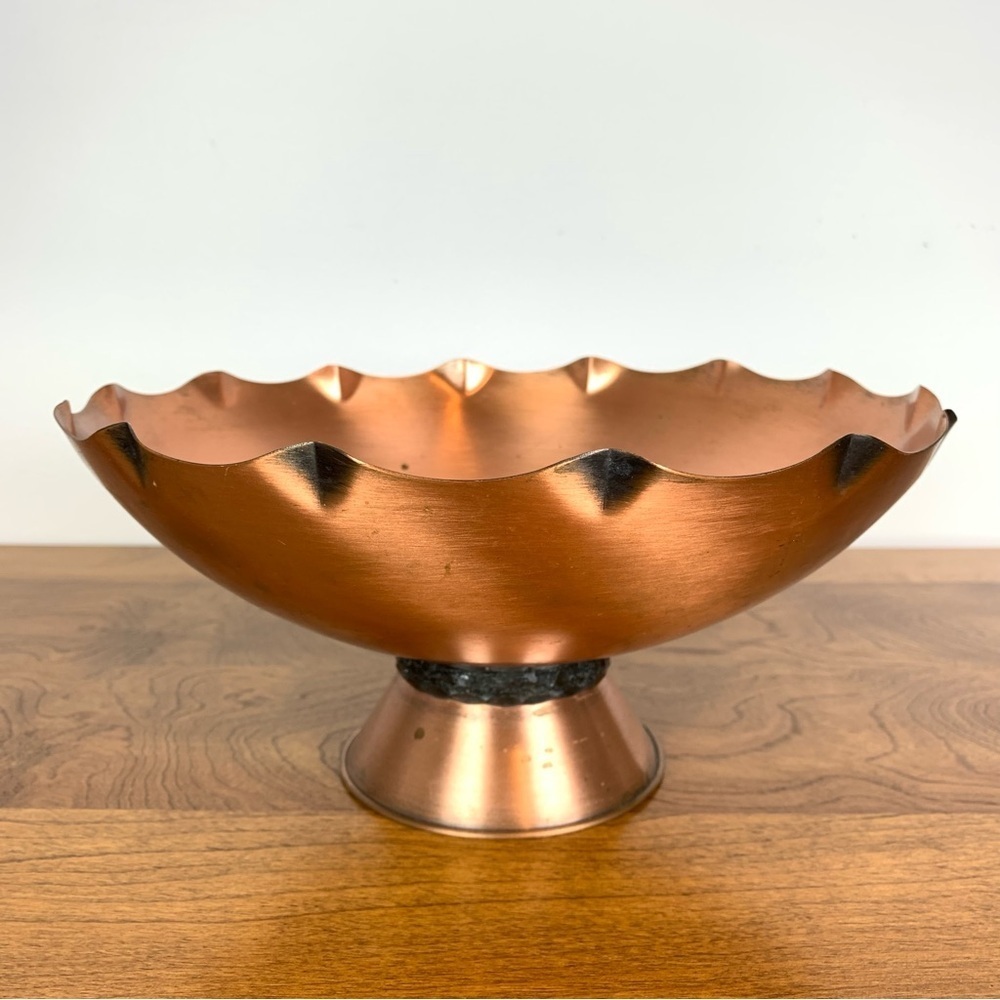 Copper Pedestal Bowl Scallop Edge Vtg Fantasy Copperware Canada Decorative